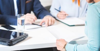 Los secretos para negociar un buen contrato laboral